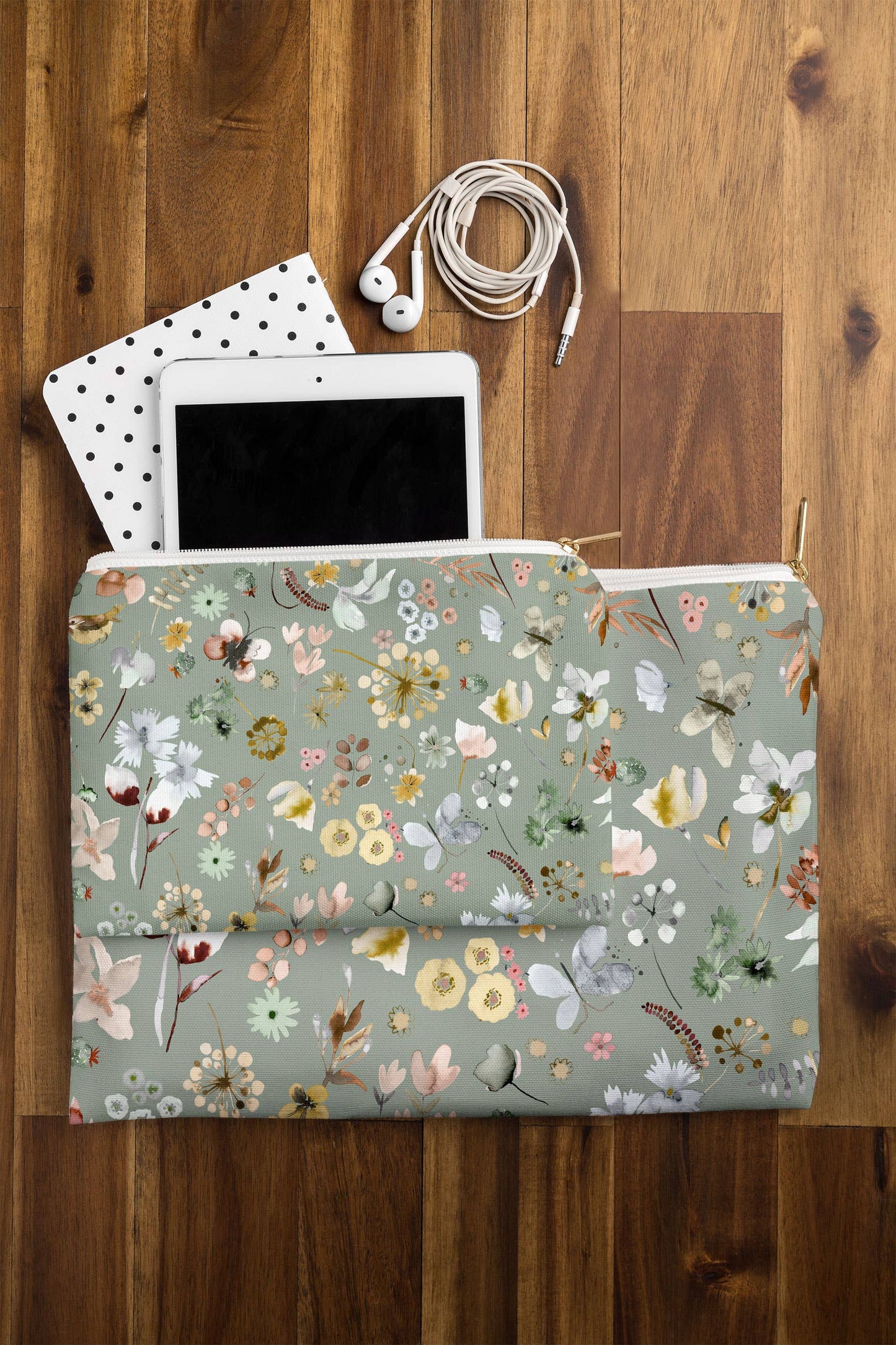 Ninola Design Wild nature Countryside Green Pouch