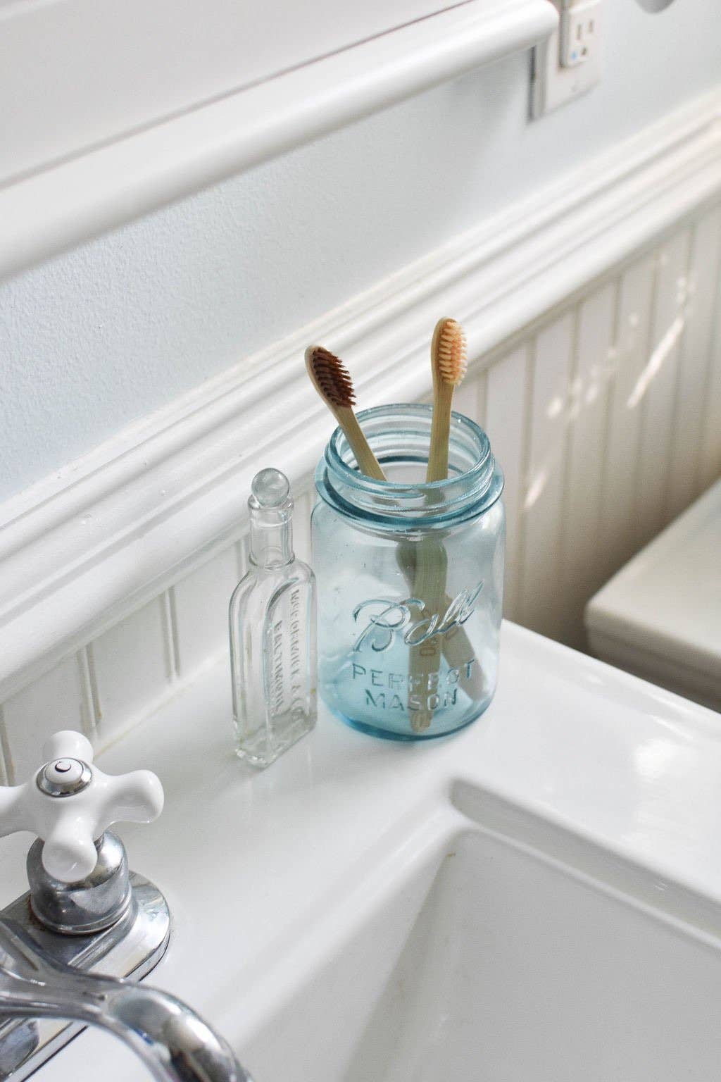 Bamboo Adult Toothbrush - Charcoal